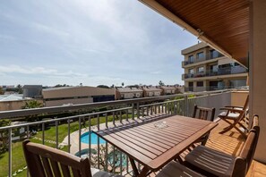 Outdoor dining - Apartament Muralla 30 min Barcelona near beach and train station (Vilassar de Mar)
