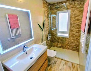 Hårføner og håndklær