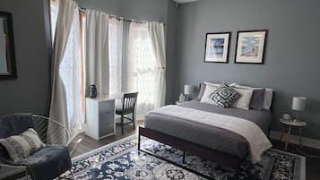 3 bedrooms, desk, iron/ironing board, travel cot