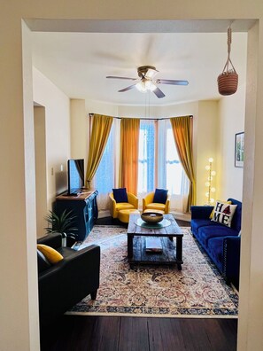 Smart TV, fireplace, DVD player, table football