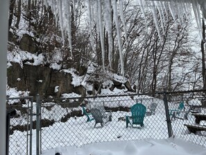 Property grounds - Relaxing Townhouse Downtown Dubuque (Dubuque)