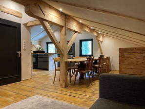 House | Dining - Spacious Holiday Home in Mayrhofen With hot tub (Mayrhofen)