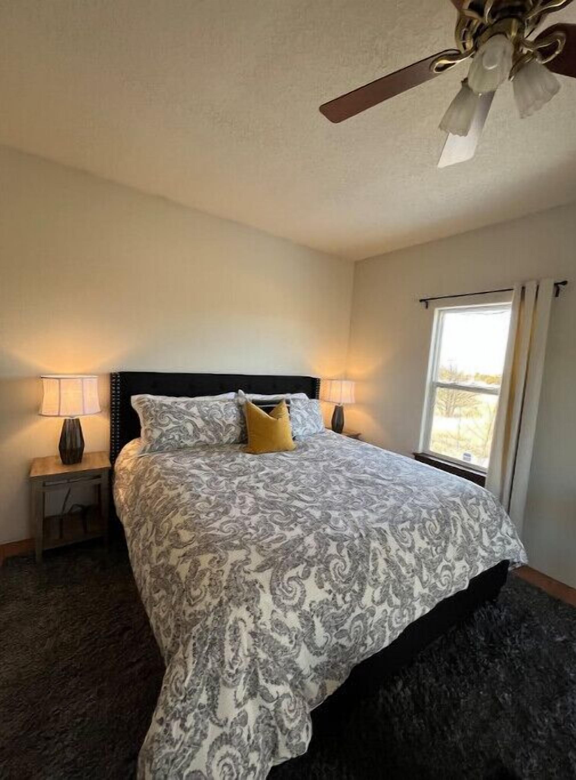 Cheerful 3 bedroom home with fireplace.