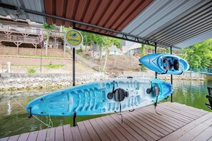 Outdoor spa tub - TIME WELL SPENT! Luxury Lake House w Dock & HotTub (Rocky Mount)