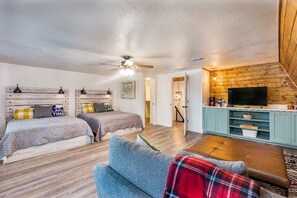 3 عدّة غرف نوم ومكواة/لوح كي وواي فاي وملاءات أسرّة