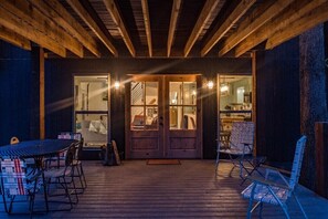 تناول الطعام بالخارج