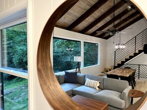 Smart TV - Private Mountain Chalet-Fenced in Yard for Pets! (Pisgah Forest)