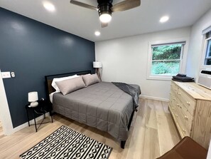 3 chambres, bureau, Wi-Fi gratuit, draps fournis