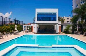 Piscine extérieure