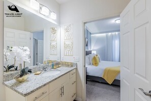 淋浴设施、吹风机、毛巾、肥皂