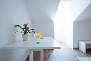 House | Dining - Apartments Horizon - Double Room With Balcony and Sea View (Dubrovnik)