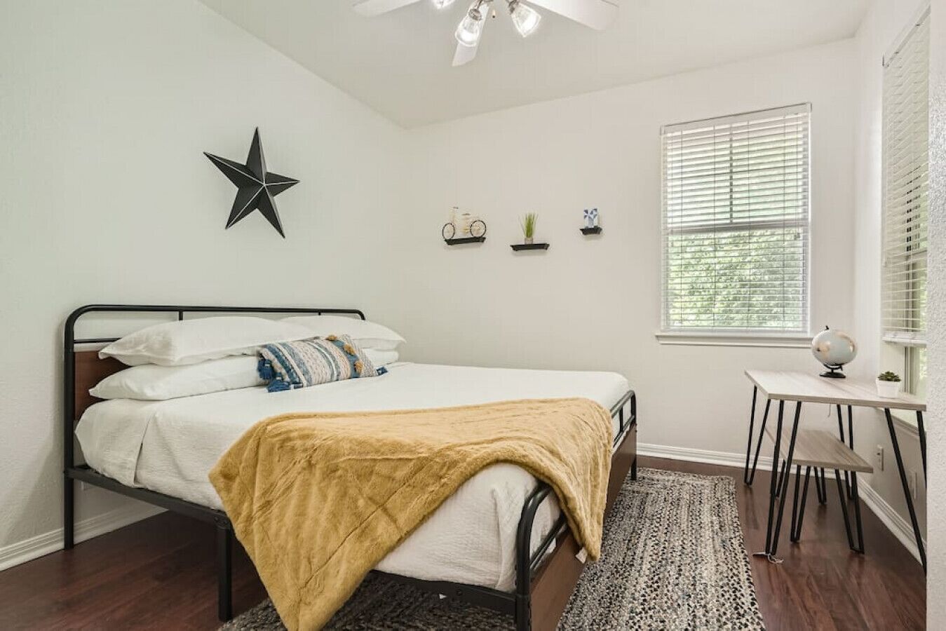 Business Friendly Central Austin 3/2 Townhome Mins to FC Stadium
