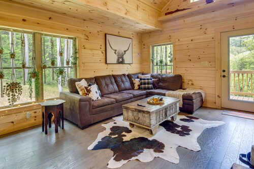 Furnished Deck & Fire Pit: Serene Marshall Cabin!