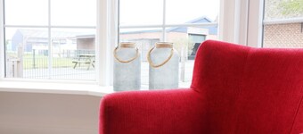 Beautiful Holiday Home Near Horse Farm