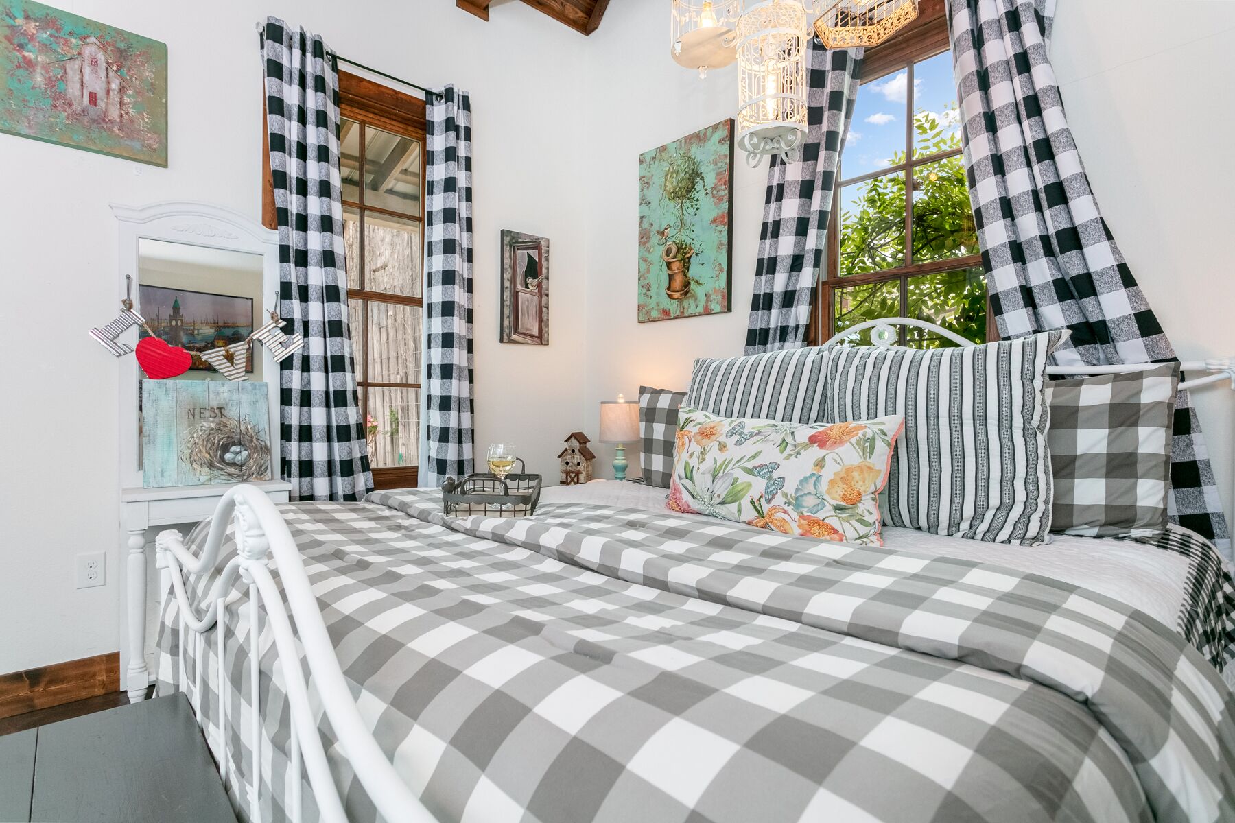 Remmler Nest | 1/1 Cottage | Private Hot Tub & Fire Pit | Shared Pool