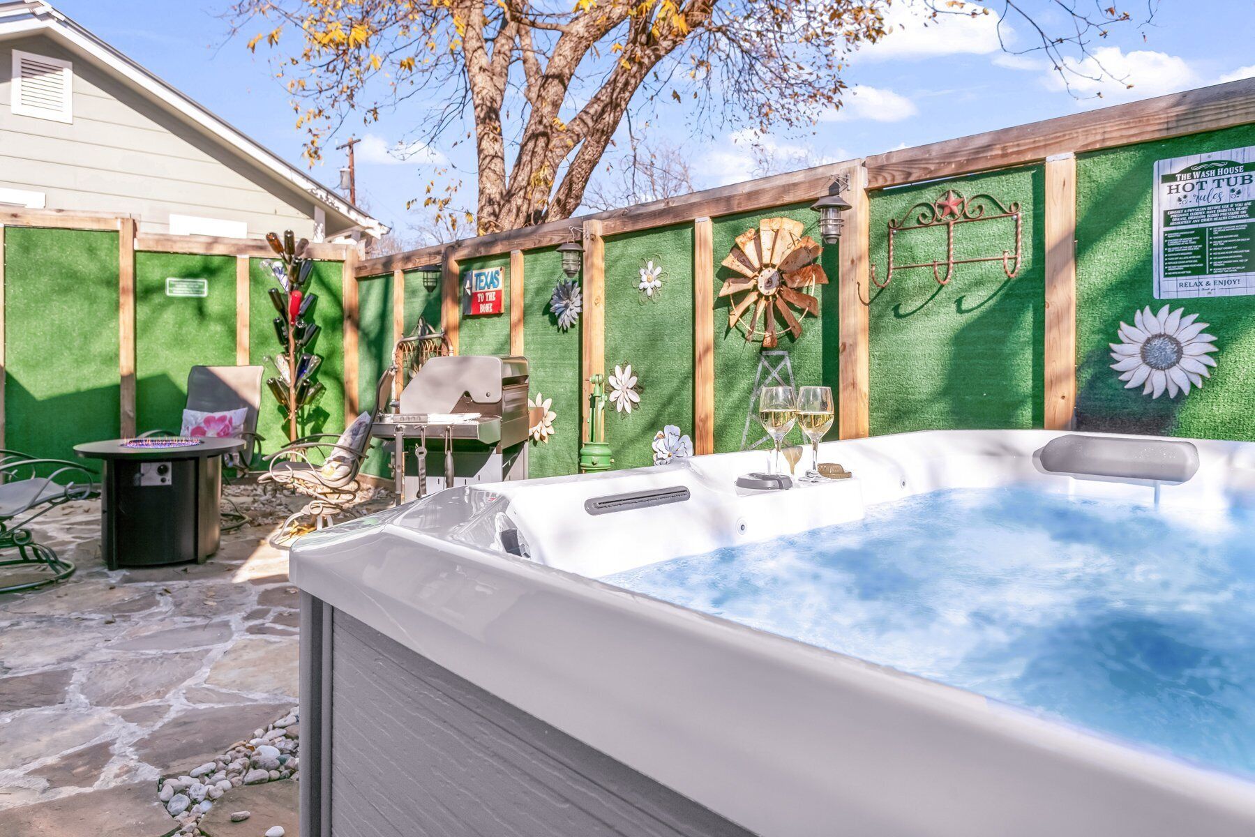 Wash House | 1/1 | Fire-pit | Hot Tub | Pets Welcome