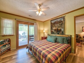 3 bedrooms, desk, free WiFi, bed sheets