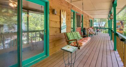Fast Wifi, covered porch, and fenced-in yard. Quiet neighborhood. Pet friendly!