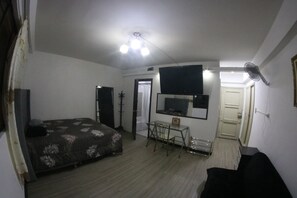1 bedroom, desk, WiFi, bed sheets