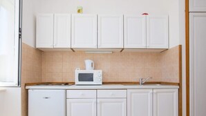Leilighet | Eget kjøkken | Kjøleskap, mikrobølgeovn, kokeplater og vannkoker