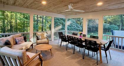 Luxury Redo: Hot Tub, Playroom, Fire-pit, Sleeps 12