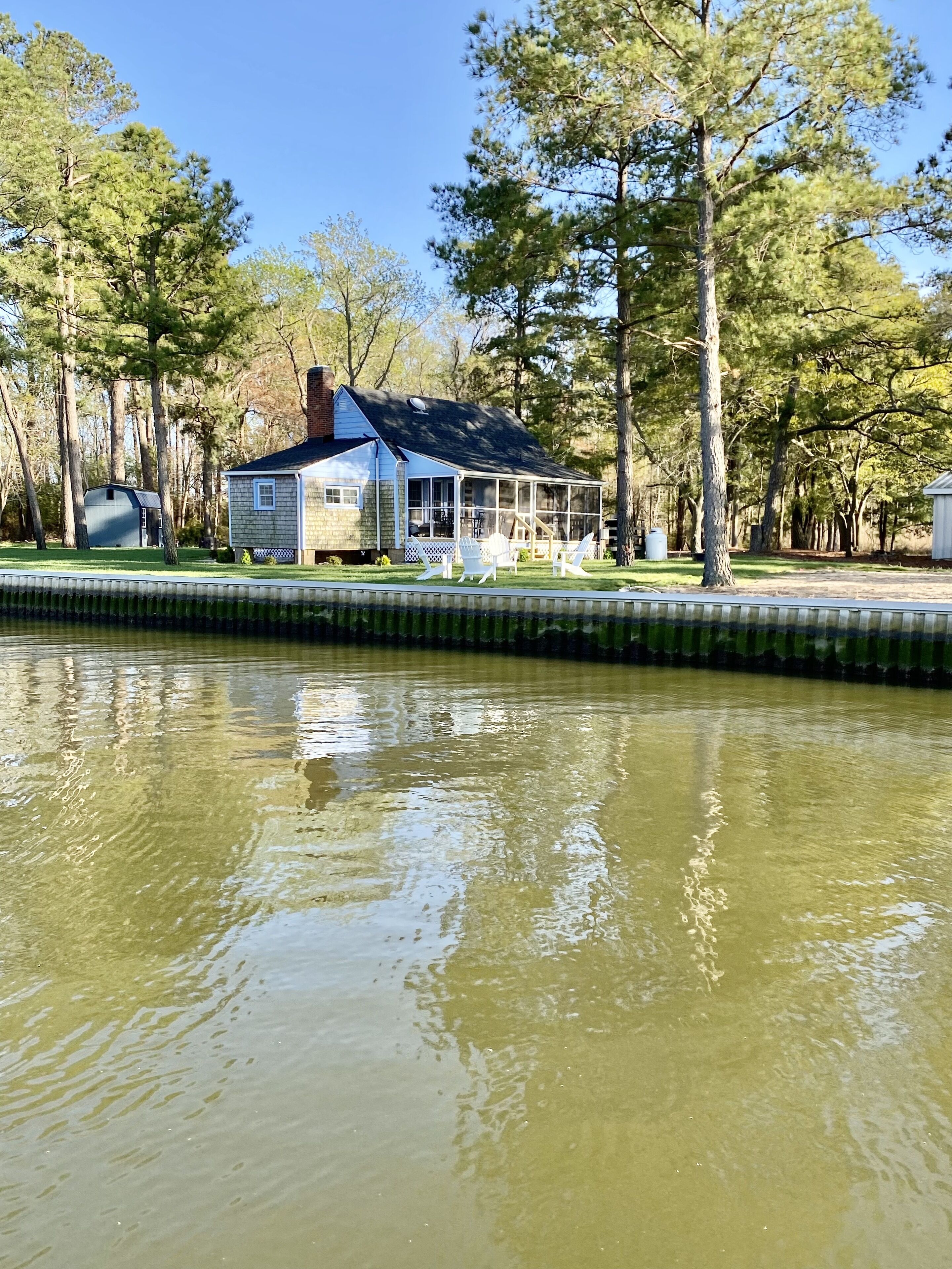 Rivers Edge Waterfront Cabin, Private Beach