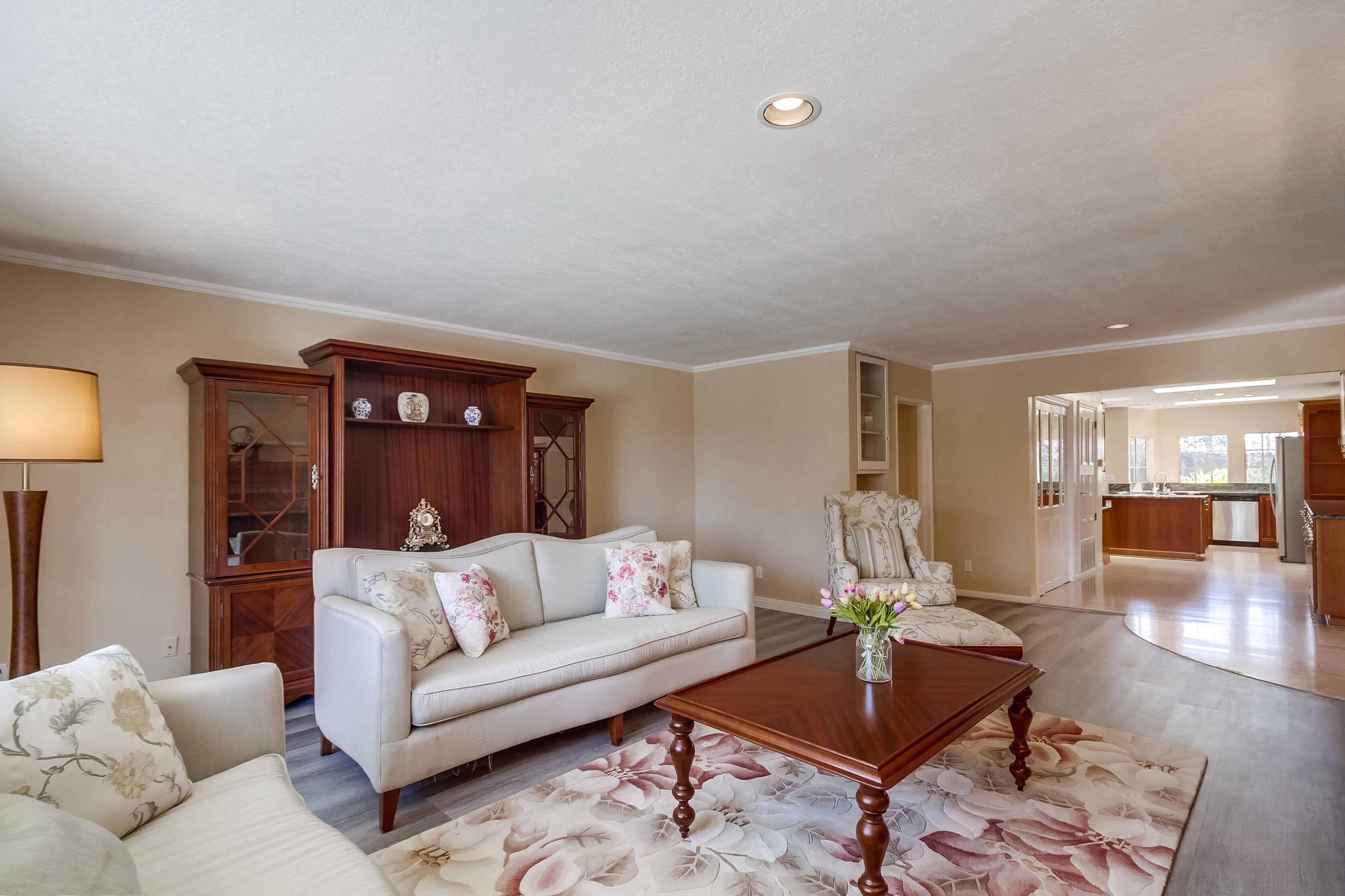 Coastal Bliss: Located in La Jolla! Jacuzzi, walk to to beach and restaurants 