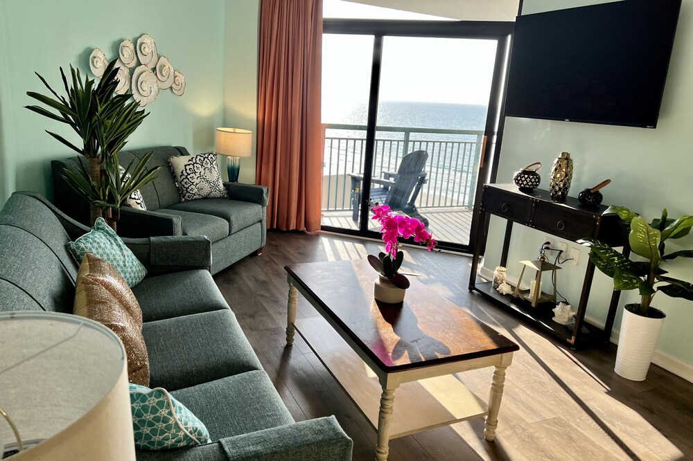 Happy Waves -Direct Ocean Views in the Golden Mile ( Sand Dunes)