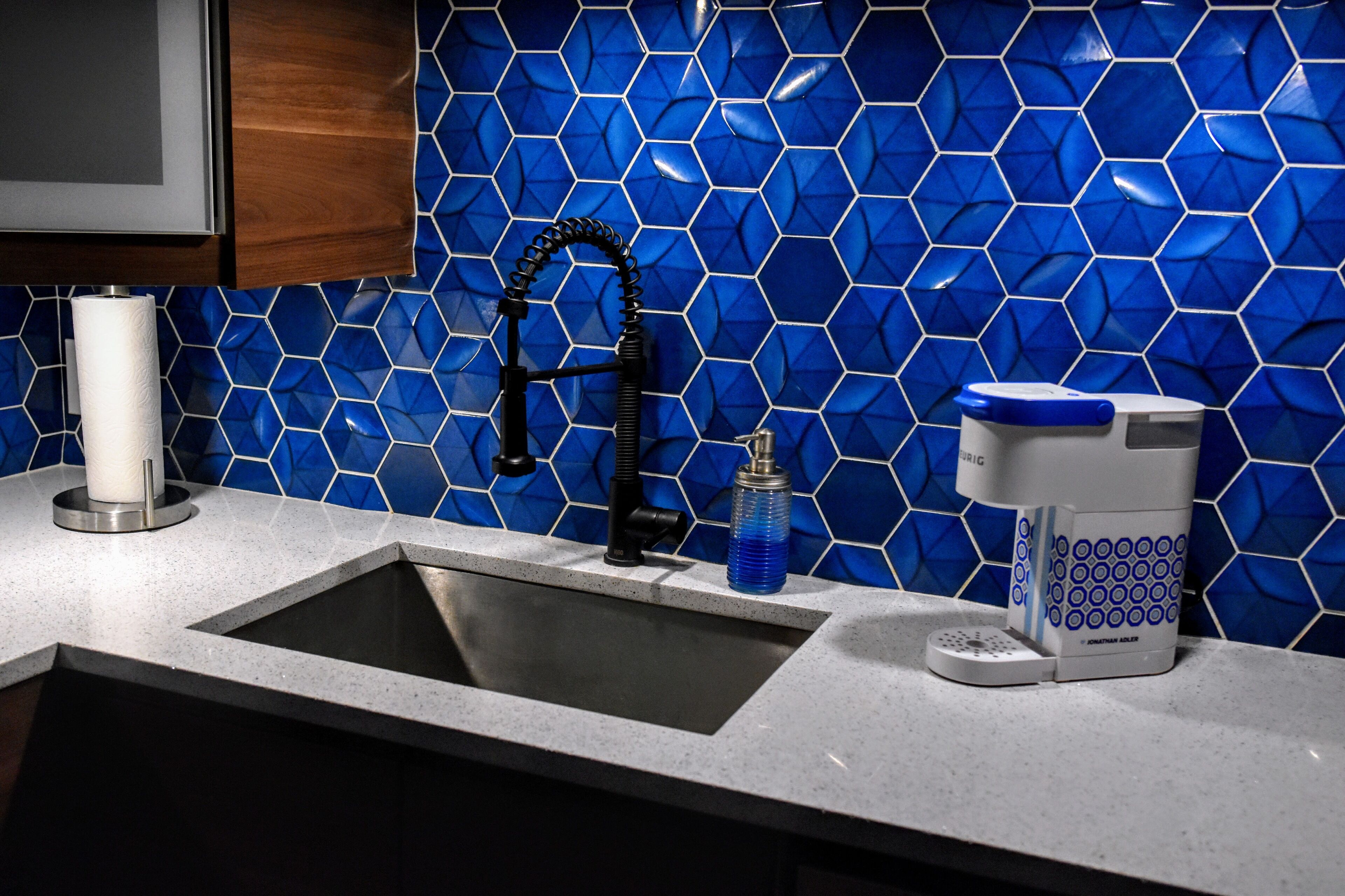 Newly Remodeled Crescent Bar Condo near Wineries, Boating, Golfing and The Gorge