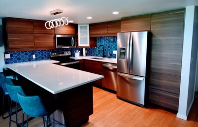 Crescent Bar Condo near The Gorge, Boating & Golf. Sleeps 8. AMAZING Pool. 