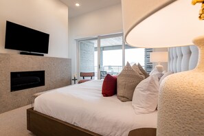 4 bedrooms, WiFi, bed sheets, wheelchair access