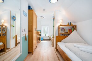 Unclassified image, 3 of 46, button