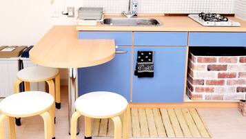 雪櫃、微波爐、爐具、廚房用具/餐具/器皿