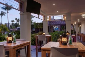 Outdoor dining - Marriot Aruba Surf Club (Oranjestad)