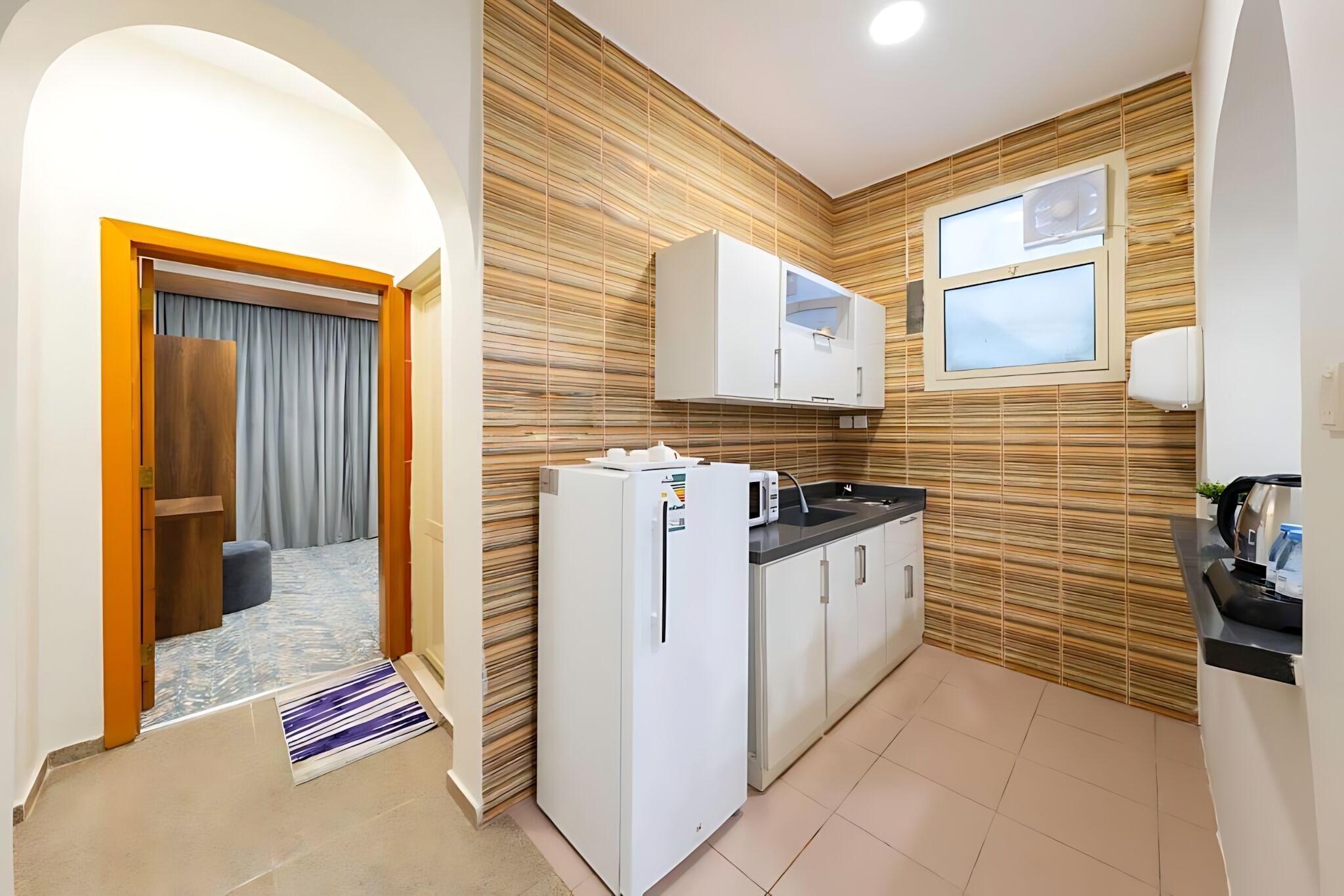 Microwave dan ketel listrik