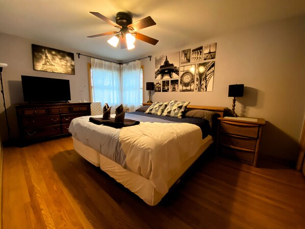 3 habitaciones, tabla de planchar con plancha, wifi y ropa de cama 