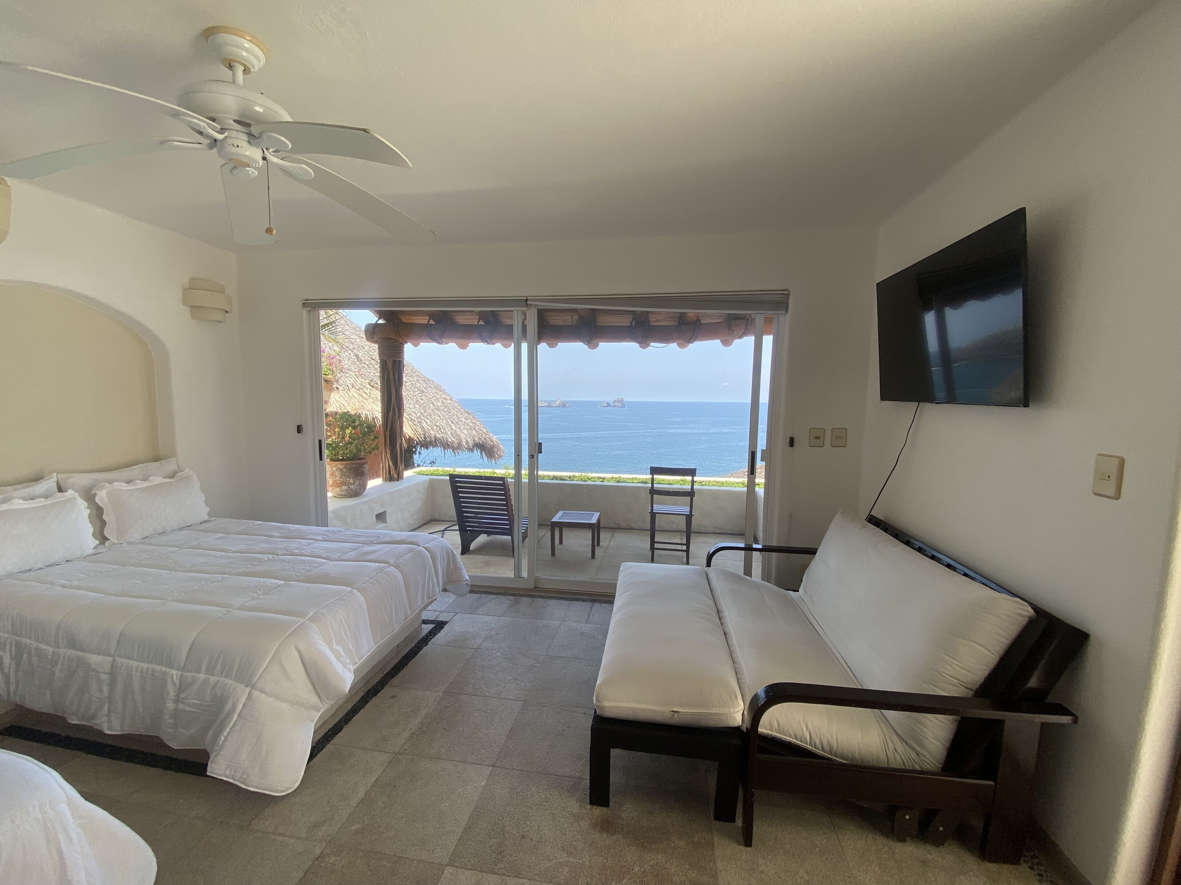 Casa Nautilus Ixtapa, Spectacular