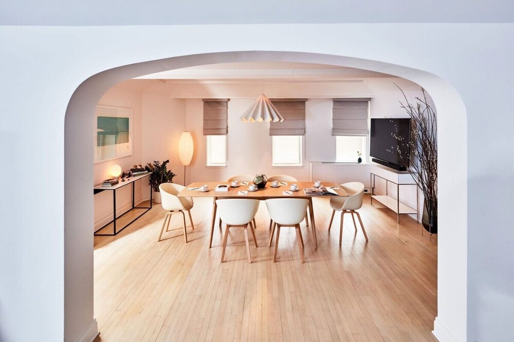 2 Spacious Suites! Pets are Welcome, Minutes from One World Trade Center!