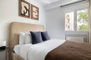 2 bedrooms, iron/ironing board, WiFi, bed sheets