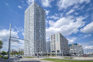 Exterior - Airy Donaustadt 1BR w/ Gym & Rooftop Pool, nr U1, by Blueground (Vienna)