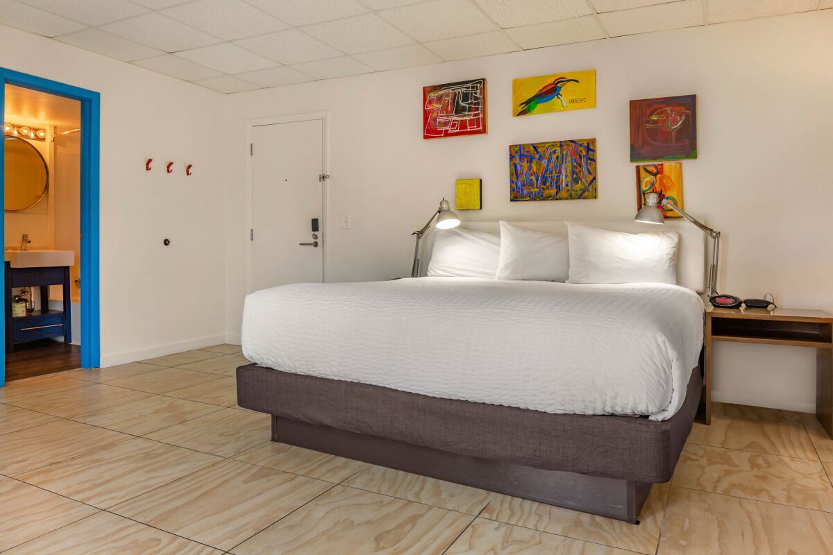 Your Beach Adventure Awaits! Garden View, Outdoor Pool, Free Parking and BIke