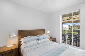 4 bedrooms, desk, iron/ironing board, travel cot - Beach House With Pool, Pets Welcome! (Coolum Beach)