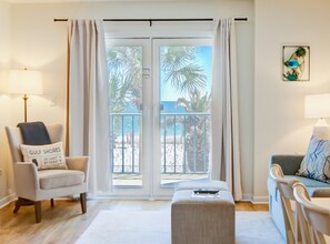 Smart TV, books - Uncrowded Corner Beachfront 3BR w/3 New Spa Baths (Gulf Shores)