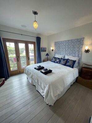 1 chambre, bureau, fer et planche à repasser, Wi-Fi gratuit