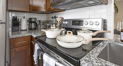 Houston Historic Heights Cozy APT. MINUTES from Downtown and TOP ATTRACTIONS