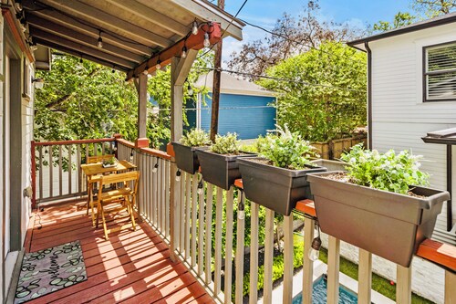 Houston Historic Heights Cozy APT. MINUTES from Downtown and TOP ATTRACTIONS