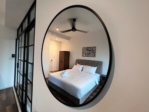 Comfort Studio Suite | Minibar, blackout curtains, soundproofing, iron/ironing board - Ojies Onsen (Ipoh)