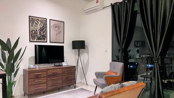 Smart TV de 43 pulgadas con canales digitales, una televisión