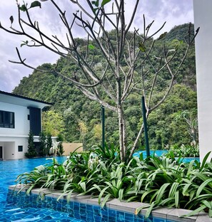 Hồ bơi ngoài trời 