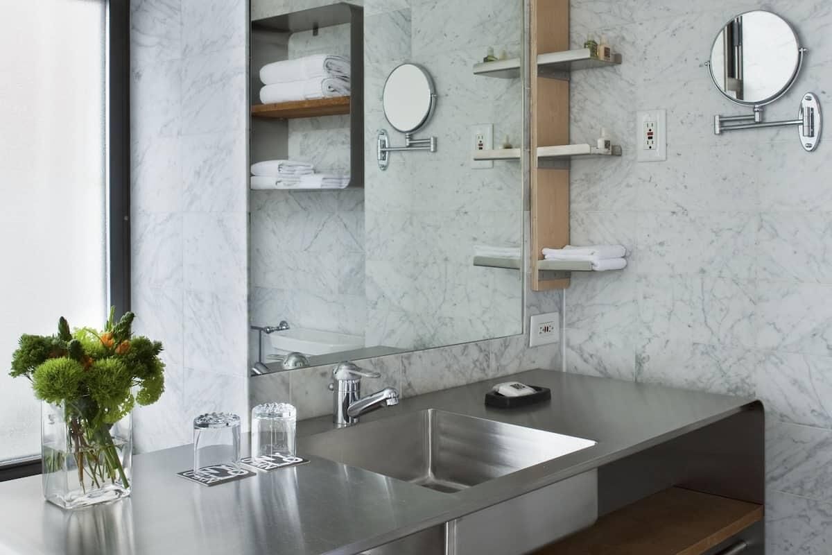 Deluxe Double Double Room at Arthouse Hotel NYC